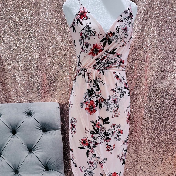 VENUS Dresses & Skirts - Floral Spaghetti Strap Print Dress